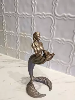 Mermaid Apple Watch charger stand