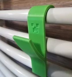 Towel hanger