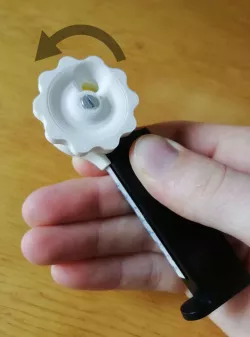 Airsoft pistol magazine loader