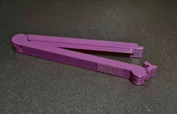 Bag Clip with strong hinges and a strong locking mechanism 