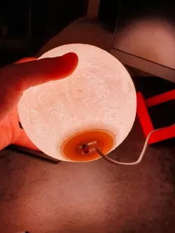 Moon lamp with internal compartment for wled with wemos d1 mini