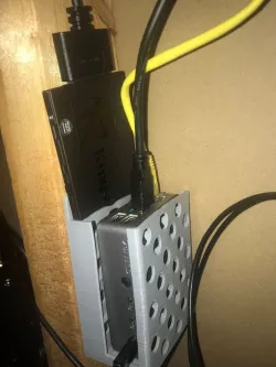 Raspberry PI Wall Hanger
