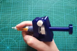 Solder paste dispenser