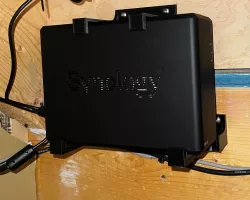 Synology NAS DS 118 Wall Support