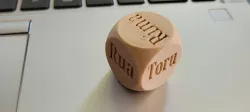 Te reo Māori dice