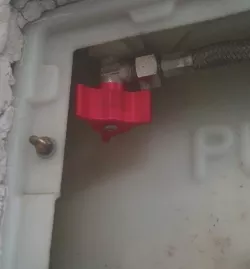 Valve with square hole 5x5