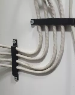 Cable Management/Organized (5 Cable)