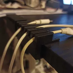table_parametric_cable holder