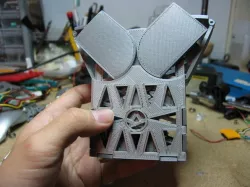 Non-warping complex deck box with spring