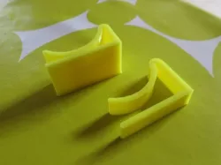 Parametric tablecloth clamp
