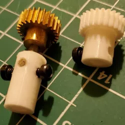 25 tooth Meccano compatible gear with TT motor mount