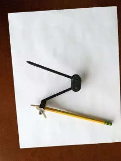 Adjustable Geometric Compass