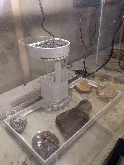 Aquaponic water fall under gravel filter