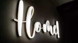 CARTEL LUMINOSO EFECTO MADERA "HOME!"