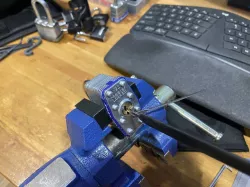 Harbor Freight Central Forge Table Swivel Vise lockpicking Jaws