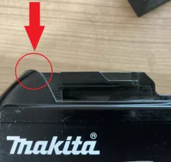 Makita_Batterie_Halter