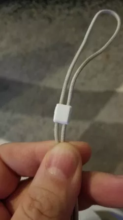 Oculus Quest 2 Controller Cord Cinch