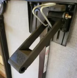 Ram 1500 -  Soft Tonneau Bed Cover Latch