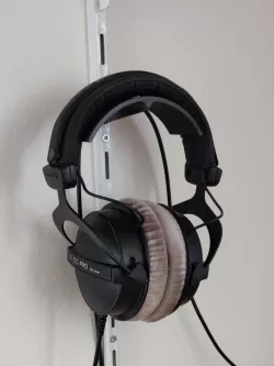 Single track shelf Headphone holder