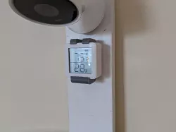 SwitchBot Thermometer bracket
