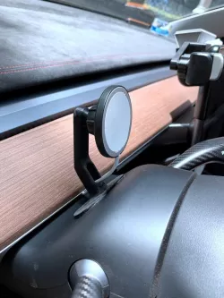 Tesla AR navigation mount