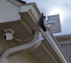 Wyze Solar Panel Gutter Mount