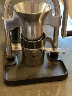 Cafelat Robot grinder funnel