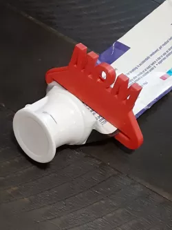 mom tooth paste squeezer 