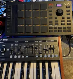 MPC Studio Stand