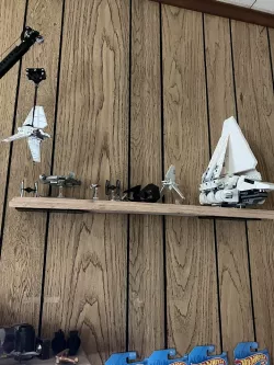 Semi floating shelf bracket