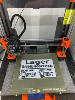 Schild Lager Öffnungszeiten Licht an: offen / Licht aus: dicht