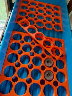 Seedling peat pellet tray insert