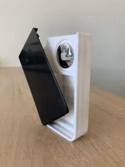 Maker Wallet with slot for AirTag