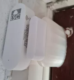LSC Smart Connect ACTION door sensor spacer
