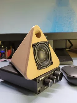 Pyramid Speaker mini