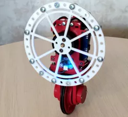 Unicycle balancing robot with reaction wheel