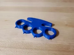 Knuckle duster with spikes