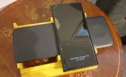 Samsung Trio Charging Dock (For Two Phones)