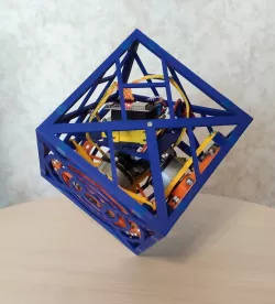Self balancing cube