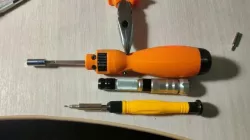 Small electric screwdriver with torque control