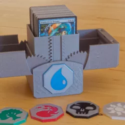 $4.00100 card (Commander) customisable deck box with magnetic latch.