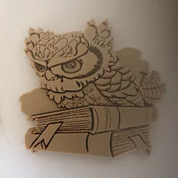 bas-relief-hibou-on-book-bois