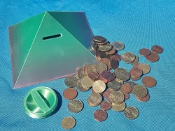 Pyramid Money Box | Pyramiden Sparbüchse