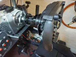 Thrustmaster wheel to servo mount with quick release