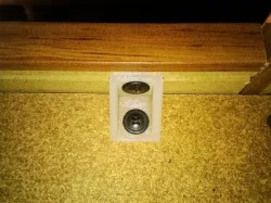 Shelf bracket