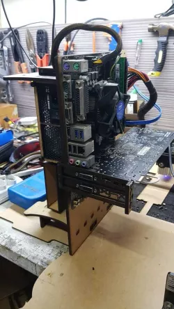 Bancada de testes para corte em MDF, case.