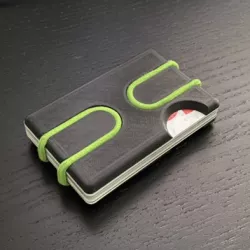 Card wallet with rounded plates