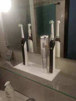 Ablage für 2 Oral-B und Zahnpastertube