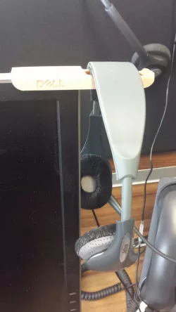 DELL clip-on headphones holder/hanger 