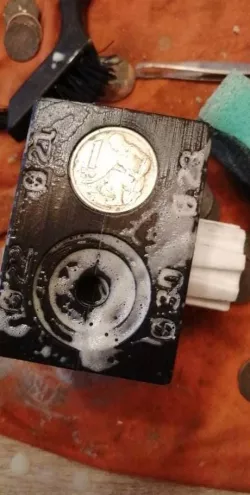 Kostka na čištění mincí / coin cleaner